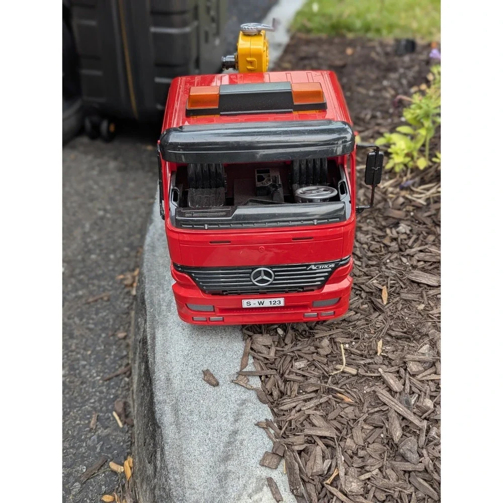 Bruder Mercedes Actros Tow Truck Wrecker Crane Flatbed 1:16 Toy Germany
